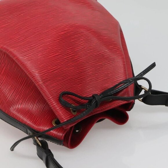 LOUIS VUITTON Epi Petit Noe Shoulder Bag Bicolor Black Red M44017 Auth 134616 - Picture 7 of 16